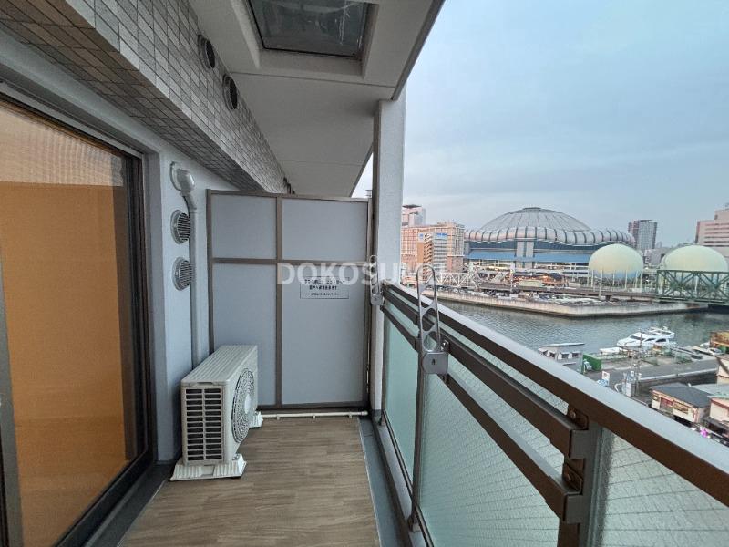 バルコニー　心地よい風と光を感じる、暮らしの楽しみが広がる場所。