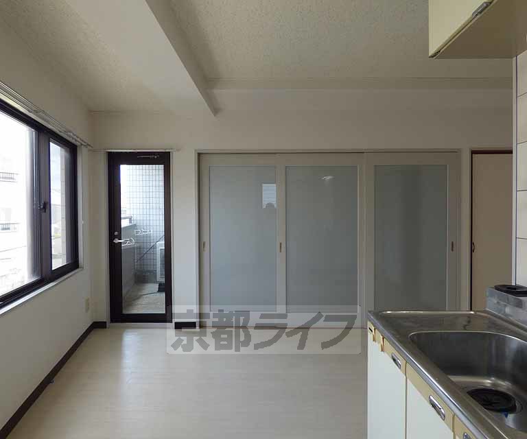 居室・リビング　日当たりの良いリビング