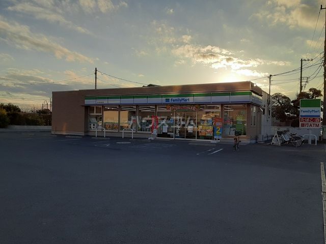 コンビニ　ファミリーマート 茅ヶ崎中島北店（コンビニ）まで217m