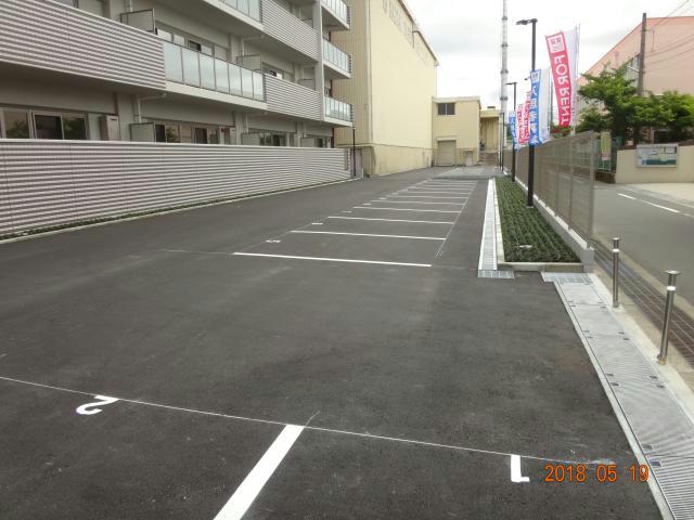 駐車場　駐車場