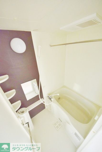 バス・シャワールーム　浴室乾燥機と追い焚き機能付き