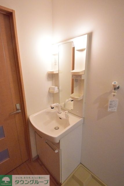 洗面設備　シャンプードレッサー付き。