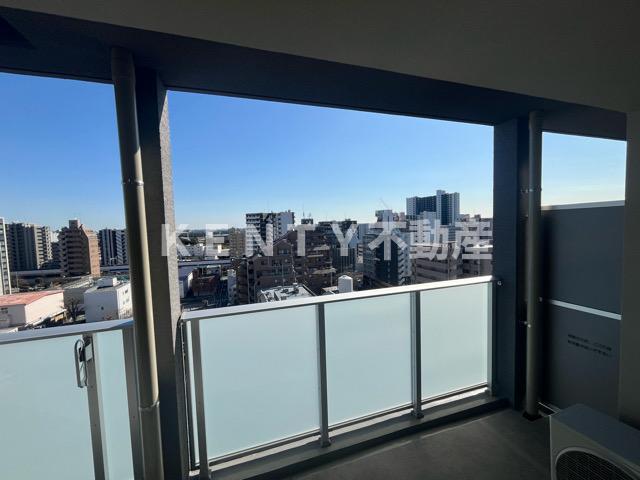 バルコニー　外からの目が気にならないバルコニーで洗濯物が干せます