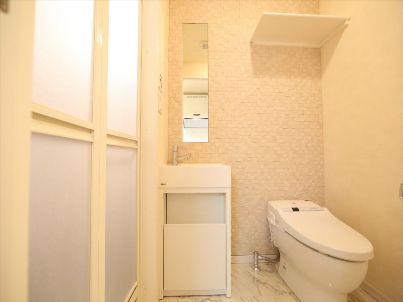 洗面設備　脱衣所　デザイン独立洗面台