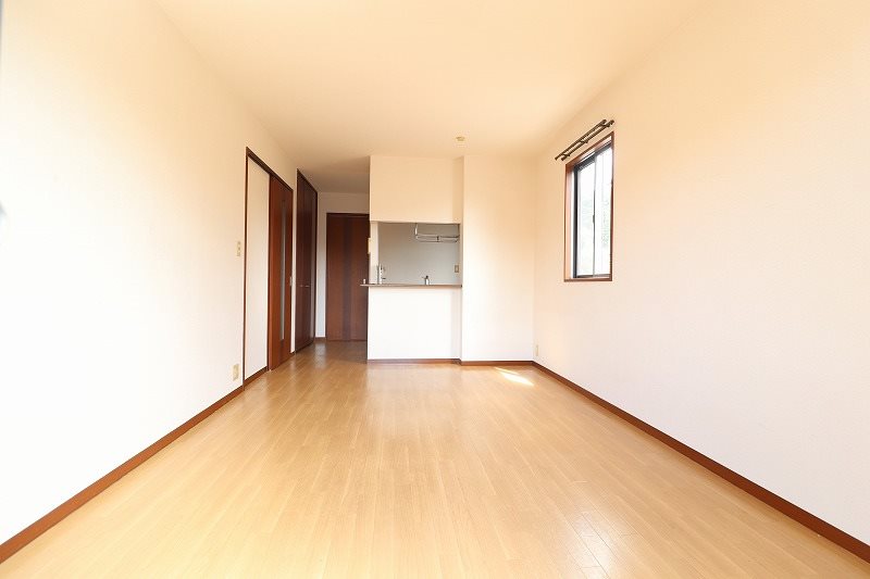 居室・リビング　別部屋写真使用