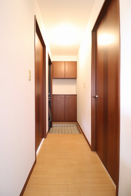玄関　別部屋写真使用