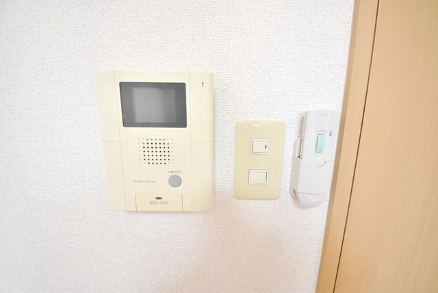 セキュリティ　モニター付きインターホンで安心のセキュリティ