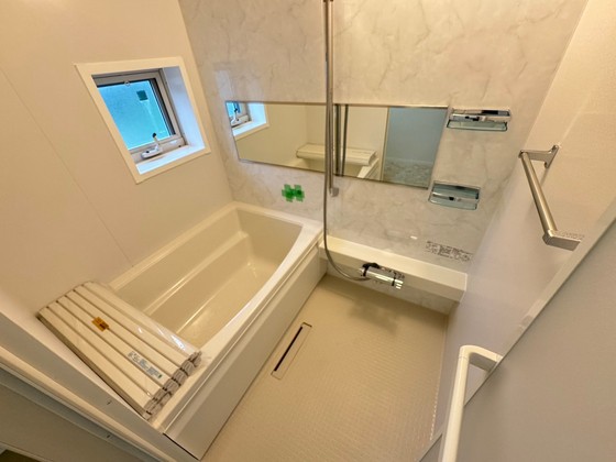 バス・シャワールーム　※別部屋の写真です