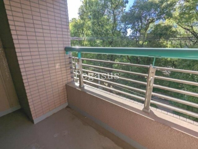 バルコニー　別部屋の画像となります。