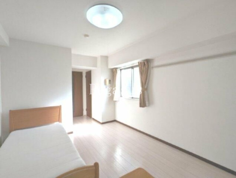 居室・リビング　別部屋の画像となります。