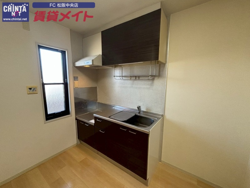 キッチン　別棟同型反転写真