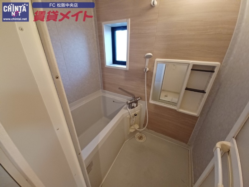 バス・シャワールーム　別棟同型反転写真