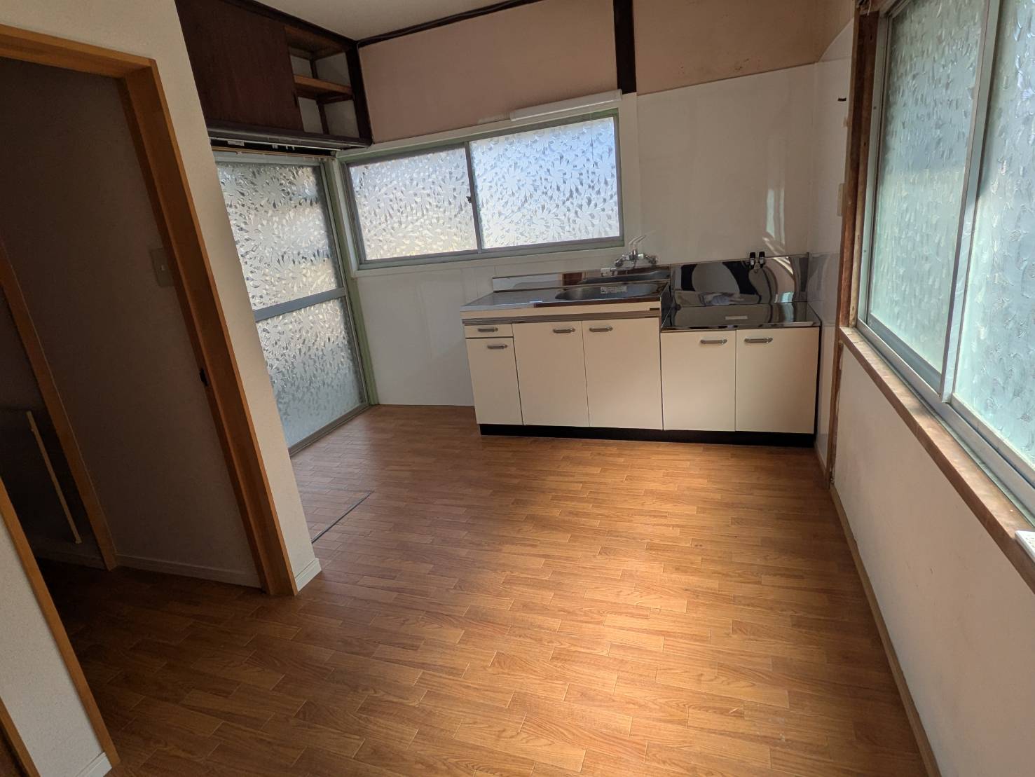 ＪＲ長崎本線 道ノ尾駅 2階建 築55年のキッチン写真