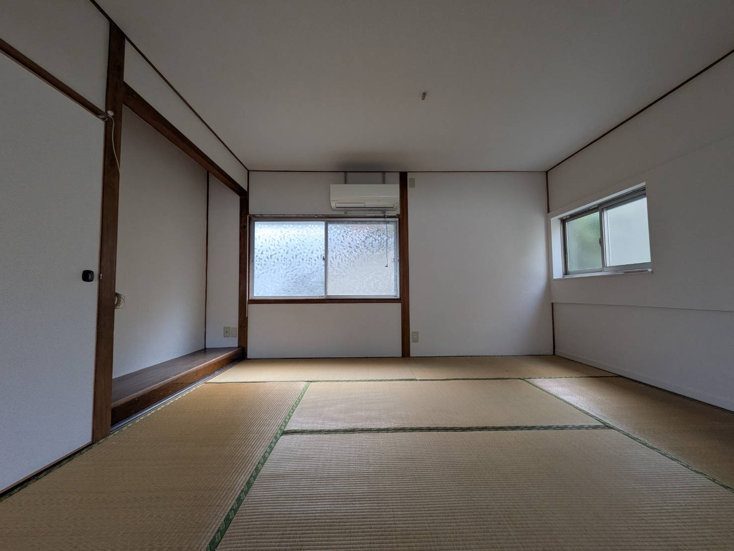 ＪＲ長崎本線 道ノ尾駅 2階建 築55年の居間写真