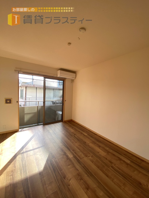 居室・リビング　木目がカッコいい！