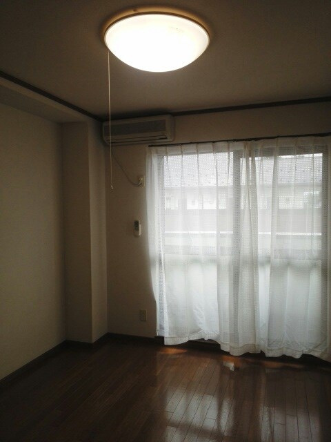 居室・リビング　他の号室の参考画像です。