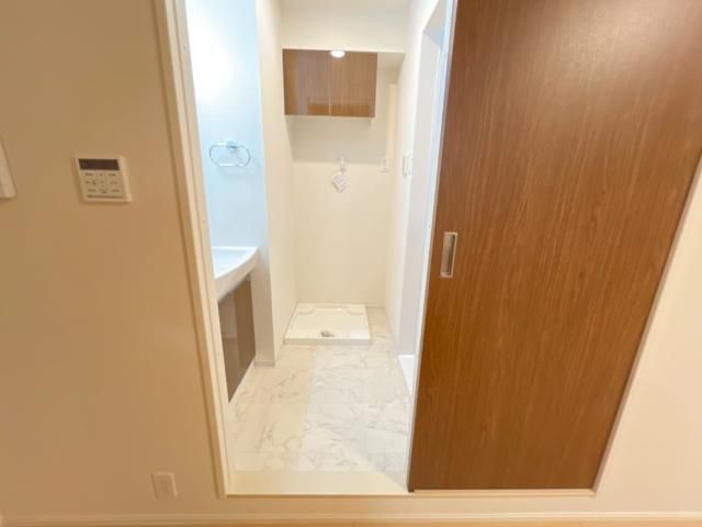 洗面設備　コンパクトで使いやすい洗面所