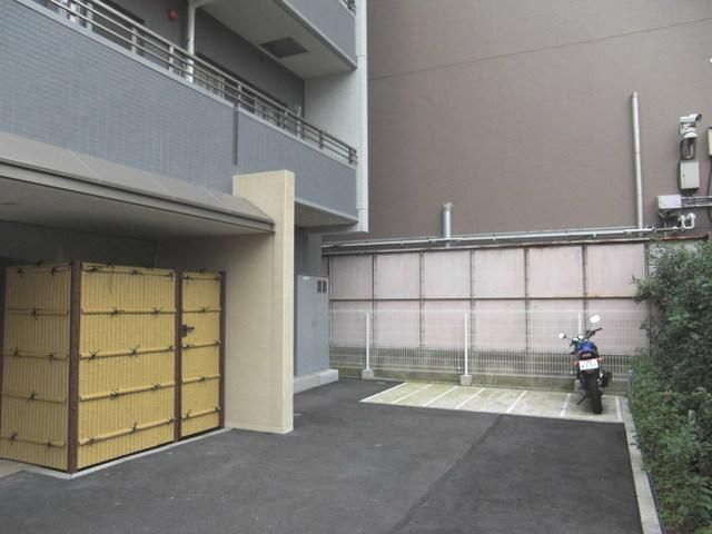その他　敷地内バイク置場