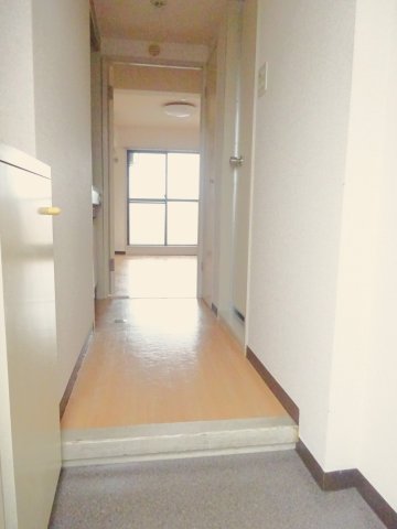 玄関　＊イメージです