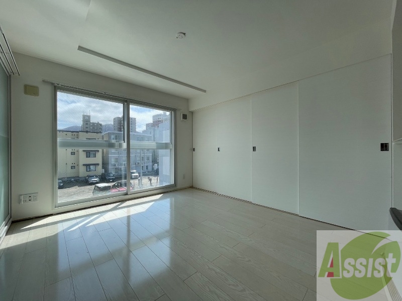 居室・リビング　広くてキレイなお部屋が広がっていて、充実した生活が送れそう。