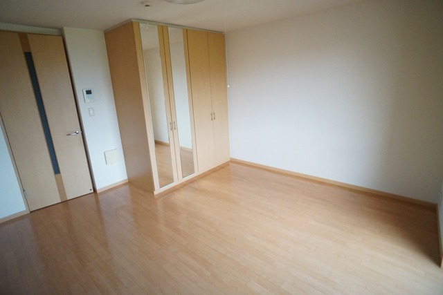 居室・リビング　※反転タイプのお部屋の写真です。