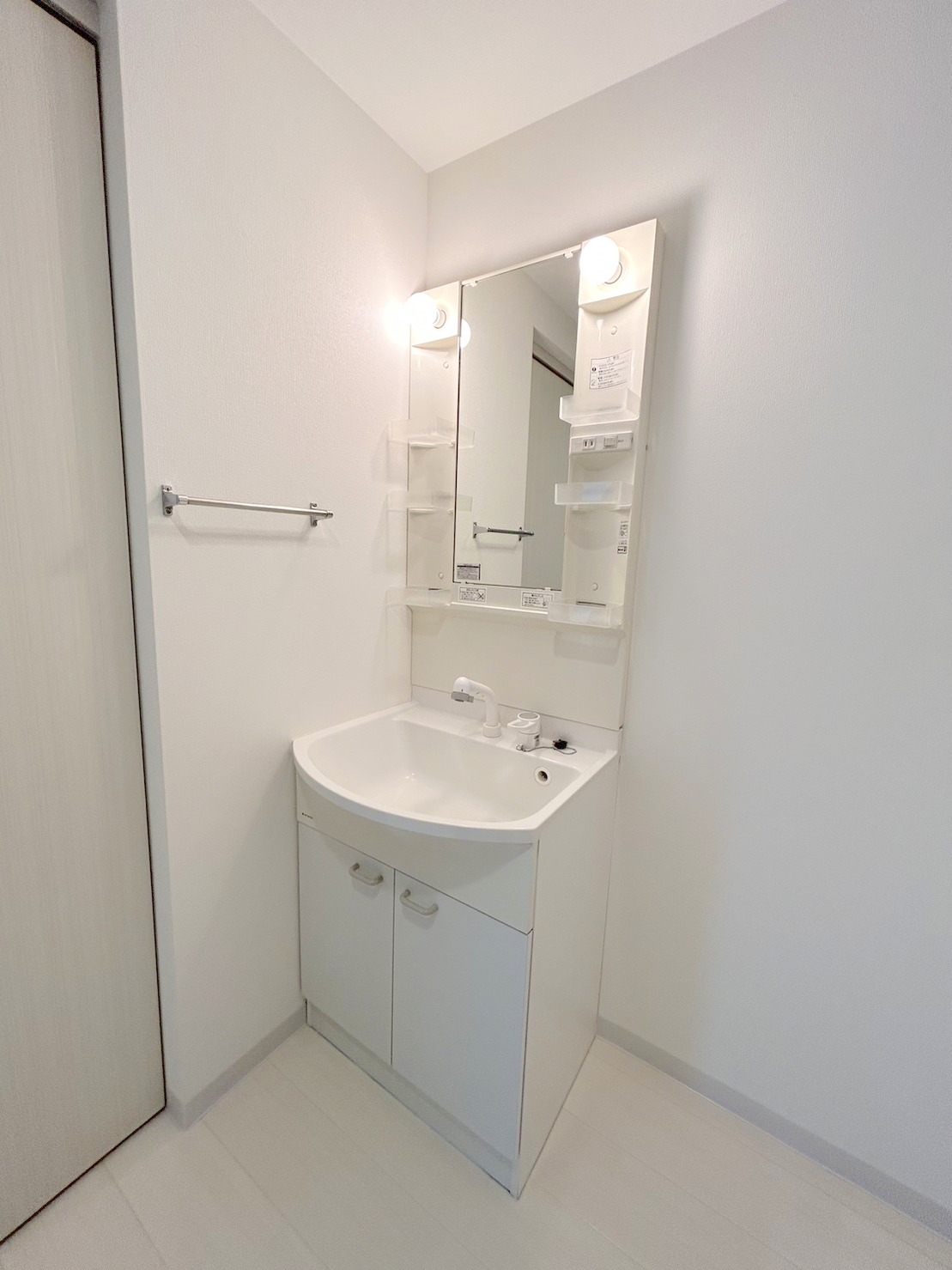 洗面設備　シャンプードレッサー完備♪