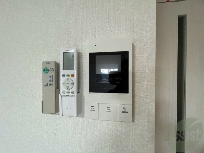 セキュリティ　モニタ付インターホンです。セキュリティ面も安心ですね！