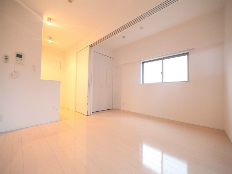 居室・リビング　ＬＤＫ8.1帖　洋室3.8帖　繋げて使用もできます