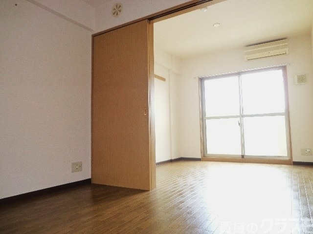 居室・リビング　南向きのお部屋です！