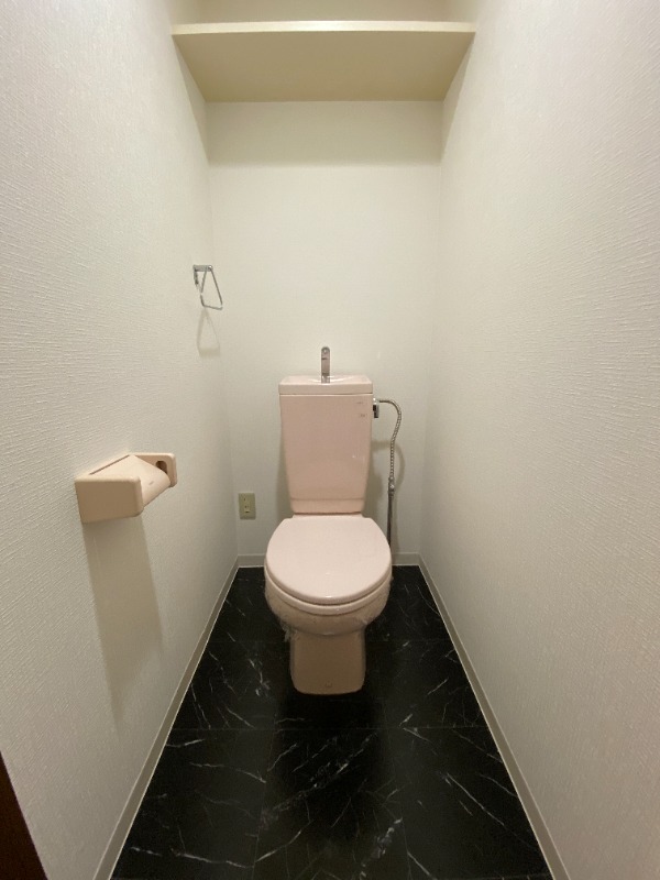 トイレ　別号室