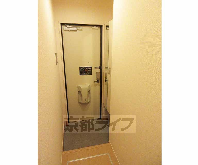 玄関　玄関は１階にあります