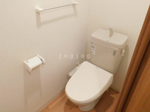 トイレ　温水洗浄便座を完備しています。