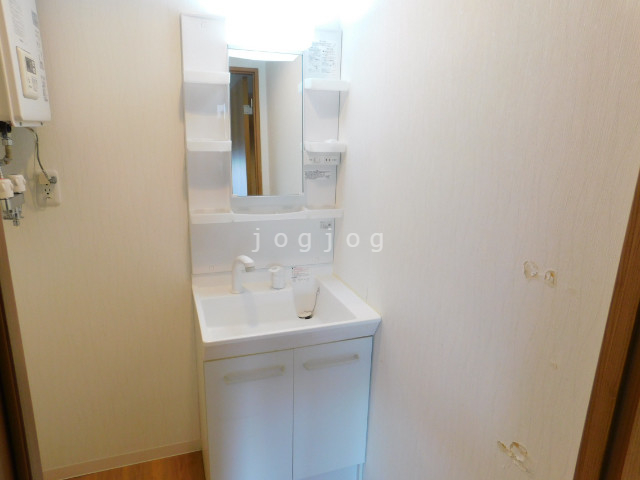 洗面設備　便利なシャンプードレッサーを完備しています。