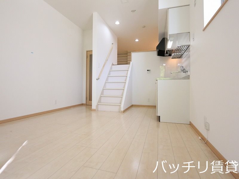 居室・リビング　同型イメージの為、現状を優先致します