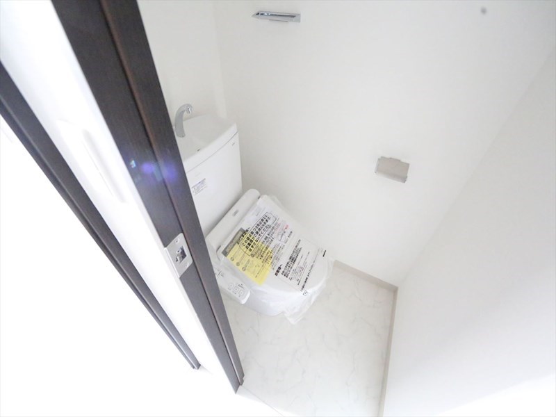 トイレ　温水洗浄暖房便座付トイレ