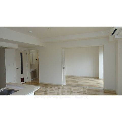 居室・リビング　同タイプ別物件色違い可能性有