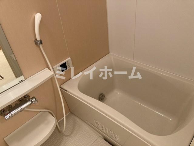 バス・シャワールーム　同建物内、別のお部屋の参考写真になります。