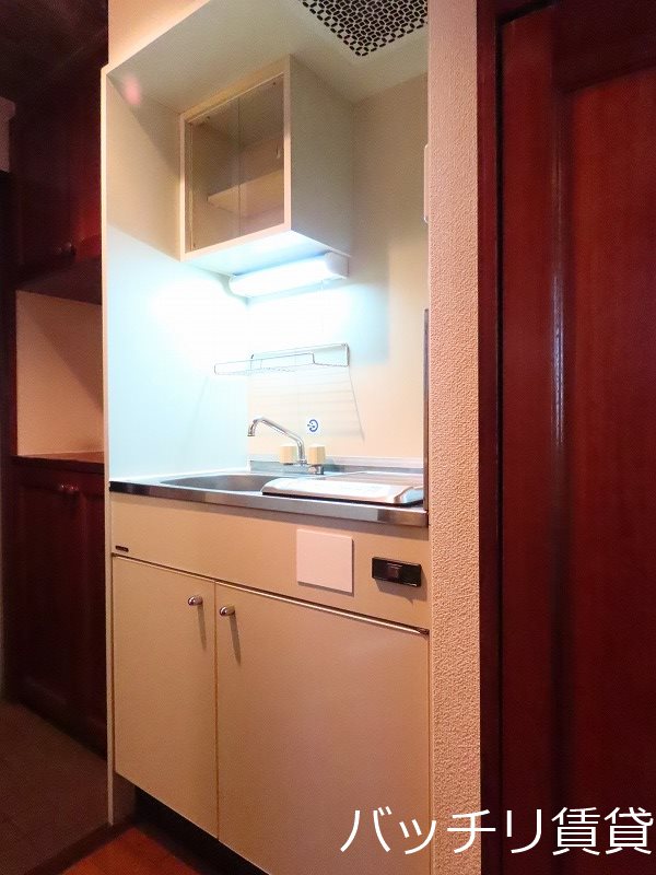 キッチン　画像は別号室タイプの為、現状を優先いたします