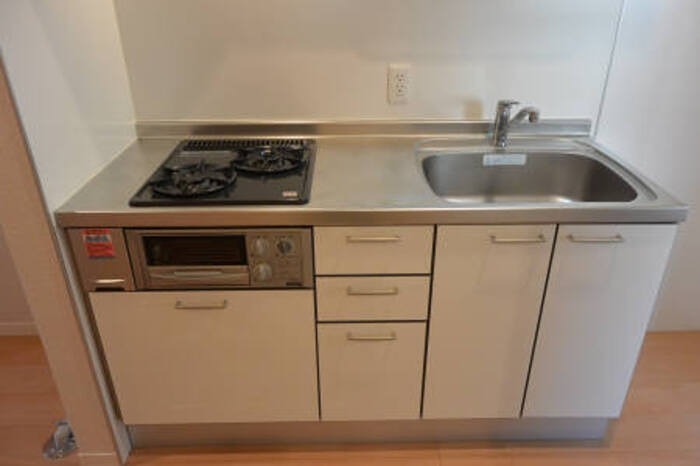 キッチン　2口コンロ・グリル付きです☆