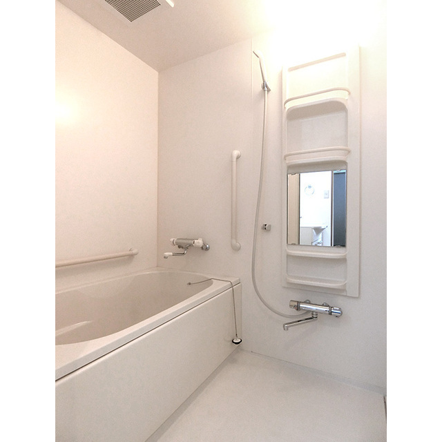 バス・シャワールーム　追い焚き機能付きバス