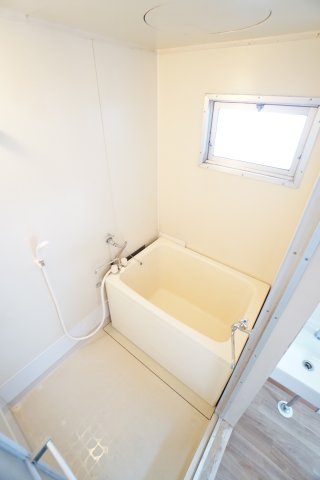 バス・シャワールーム　※同物件の写真になります。