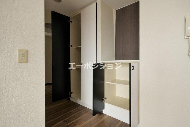 収納　グラスホッパー
