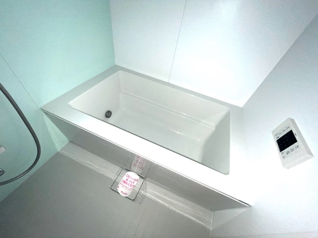 バス・シャワールーム　追い焚き・浴室乾燥機付きのお風呂です♪