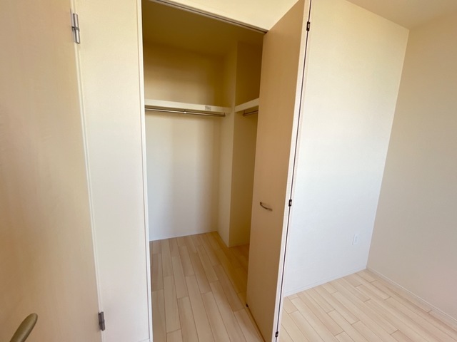 収納　ウォークインクローゼットなので収納豊富です☆