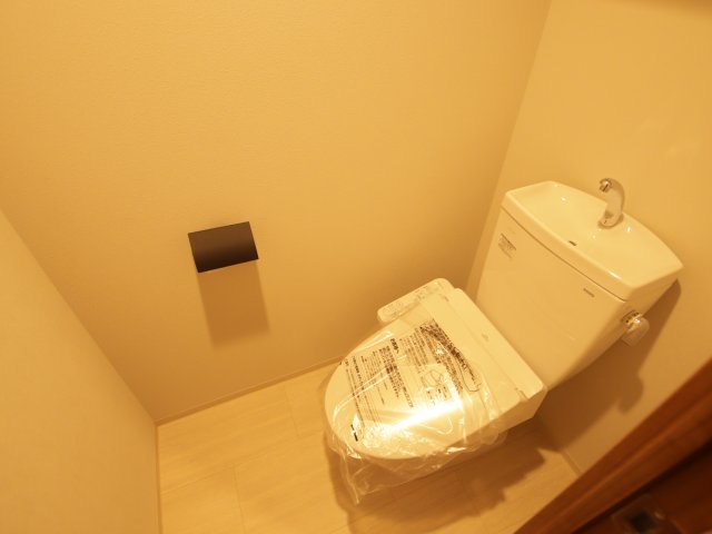 トイレ　※別号室の参考写真、現況優先※