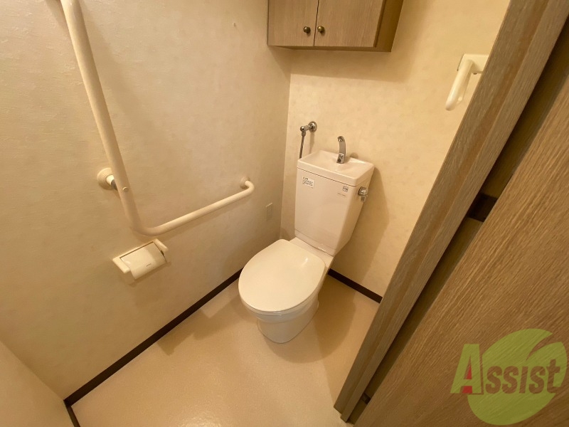トイレ　こちらはトイレです。清潔感があり、安心して使用できます。