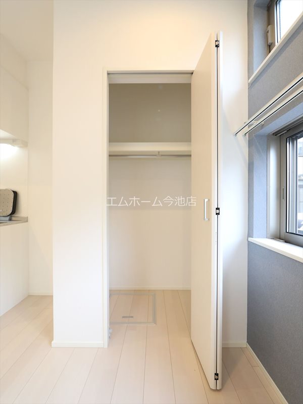 収納　クローゼット（収納充実しています）同仕様写真
