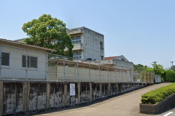 中学校　木更津市立鎌足中学校（中学校）まで2200m