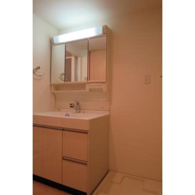 洗面設備　※写真は同タイプ住戸です。