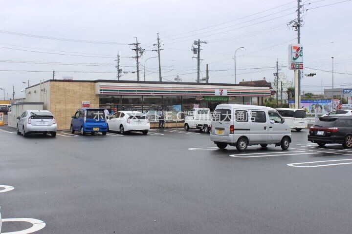 コンビニ　セブンイレブン豊川牛久保町店（コンビニ）まで133m